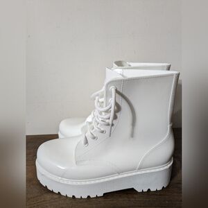 Forever 21 White Vinyl Combat Boots Women’s Size 9 Chunky Sole
